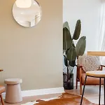 Modern Bright Spacious Apartmán *