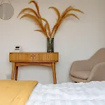 Modern Bright Spacious