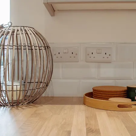 Modern Bright Spacious דירה