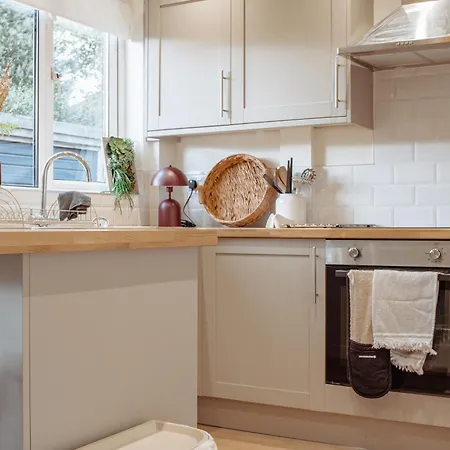 Modern Bright Spacious דירה *