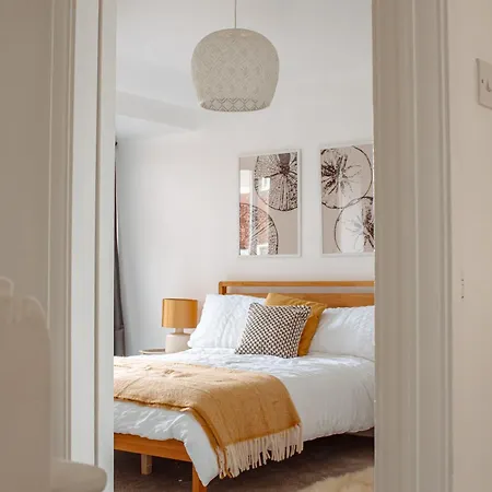 Modern Bright Spacious