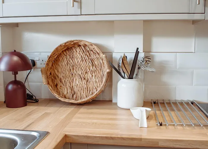 Modern Bright Spacious Apartman Leeds