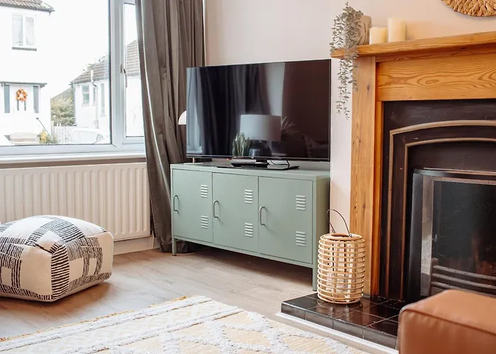 Modern Bright Spacious