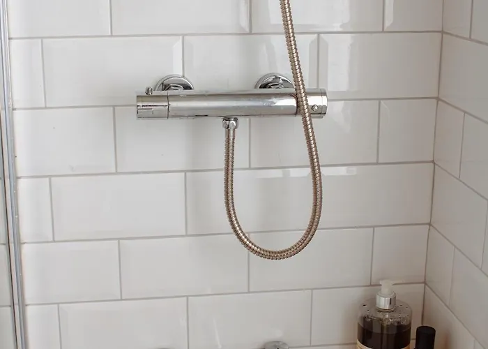 Modern Bright Spacious