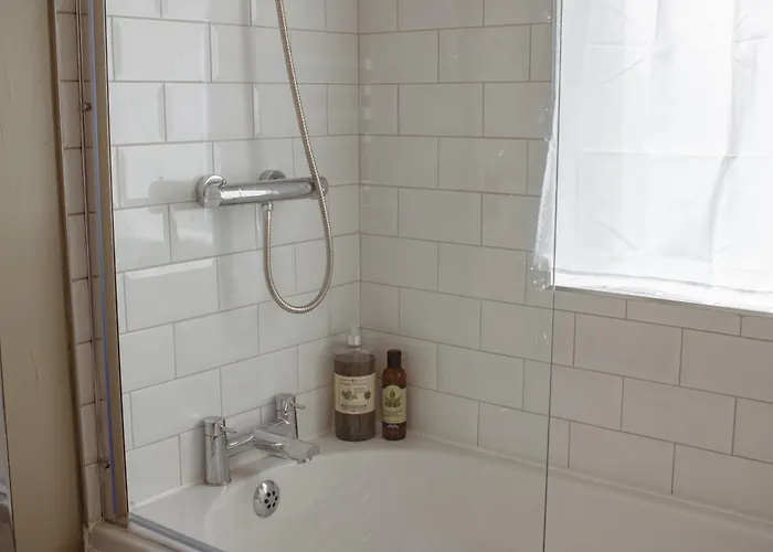 Modern Bright Spacious Apartman Leeds