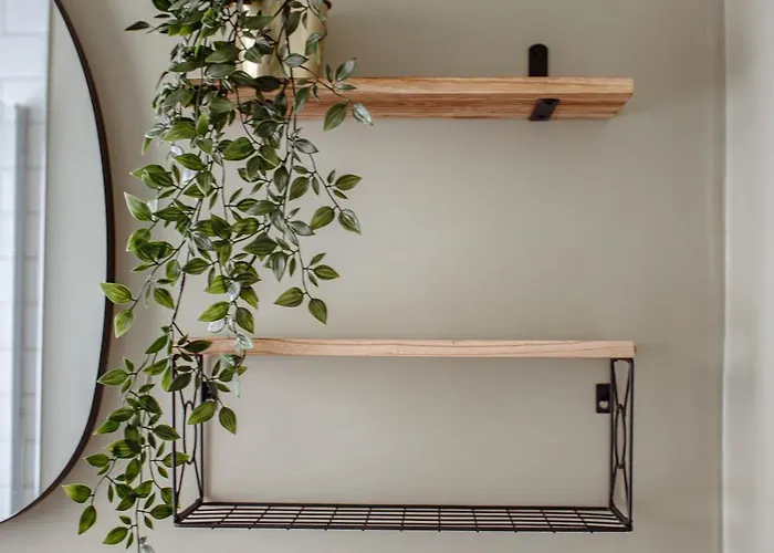 Modern Bright Spacious *